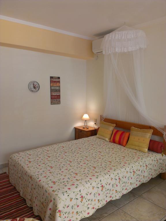 Patra - Cute Studio Near Center Екстер'єр фото
